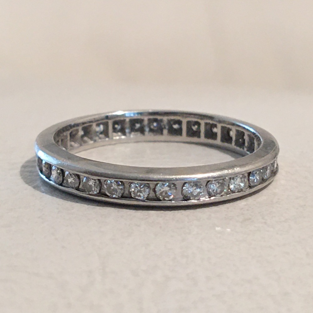 Authentic 900Platinum diamond ring